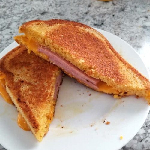 90 Second Keto Bread Grilled Cheese
 Keto Grilled Cheese Ingre nts 90 second bread
