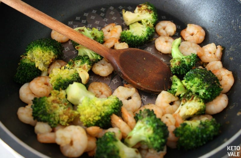 Broccoli Shrimp Keto
 Keto Sauteed Shrimp and Broccoli in Butter Low Carb Stir