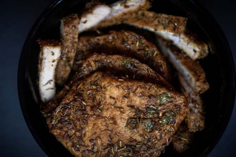 Crockpot Keto Pork Chops
 Low Carb Pork Chops in Crockpot with Spice Rub [Recipe