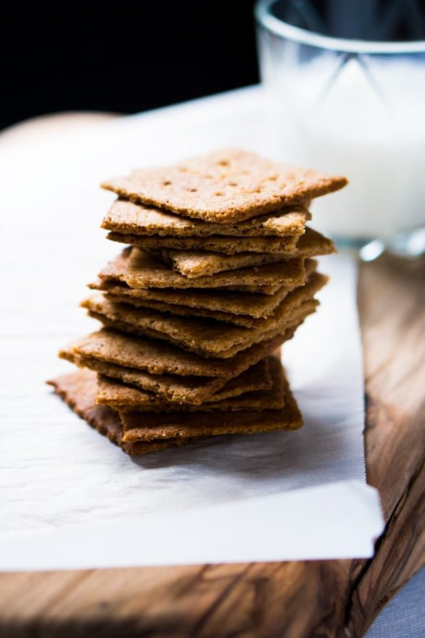 Dairy Free Keto Crackers
 Gluten Free & Keto Graham Crackers 🍪 Scrumptious
