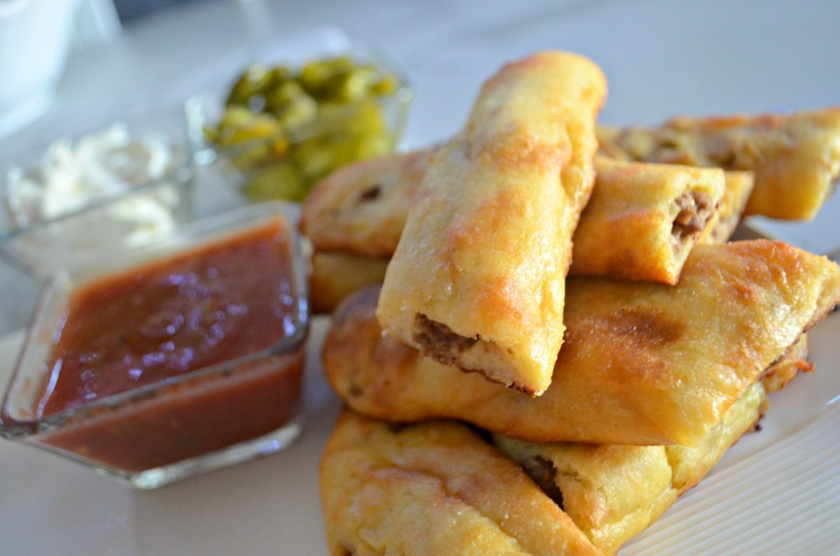 Easy Keto Bread Sticks
 These Easy Keto Taco Stuffed Breadsticks are so YUMMY