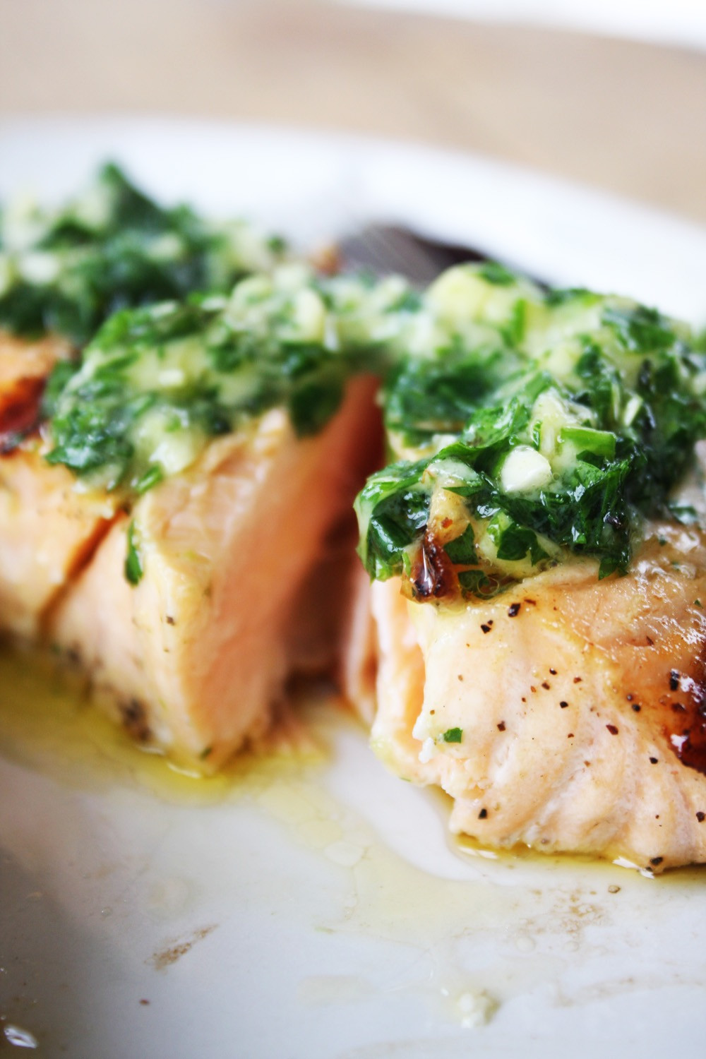 Grilled Salmon Keto
 Grilled Salmon with Garlic Herb pound Butter Keto