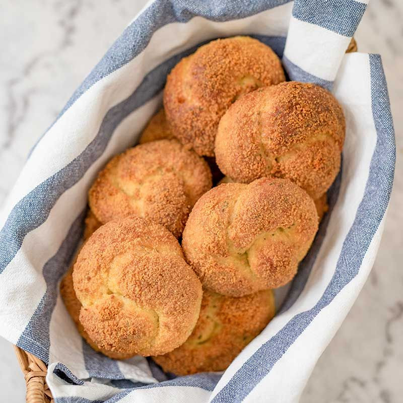 Keto Garlic Bread Knots
 Keto Garlic Knots Recipe