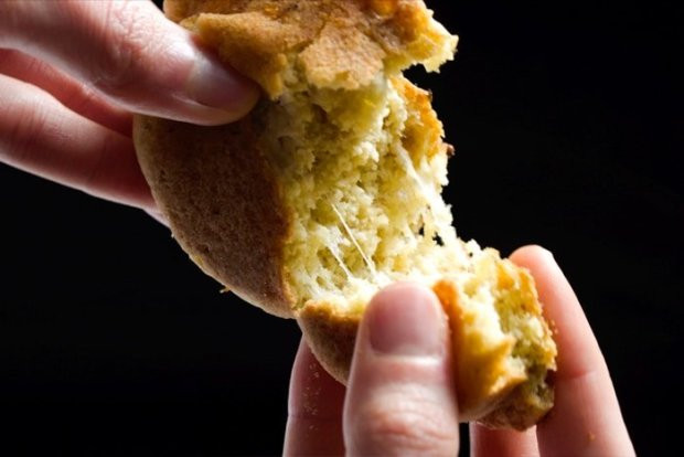 Keto Garlic Bread Muffins
 Suuuper Cheesy Keto Garlic Bread Muffins 🧀 Easy Peasy