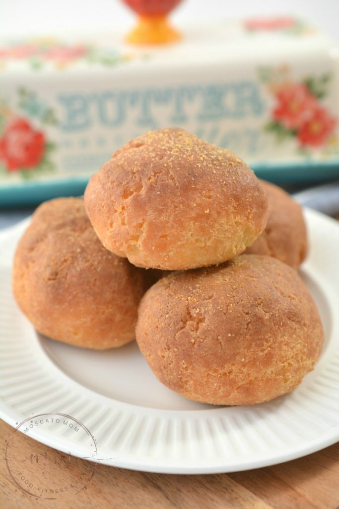 Low Carb Dinner Rolls
 Easy Low Carb Dinner Rolls with Garlic