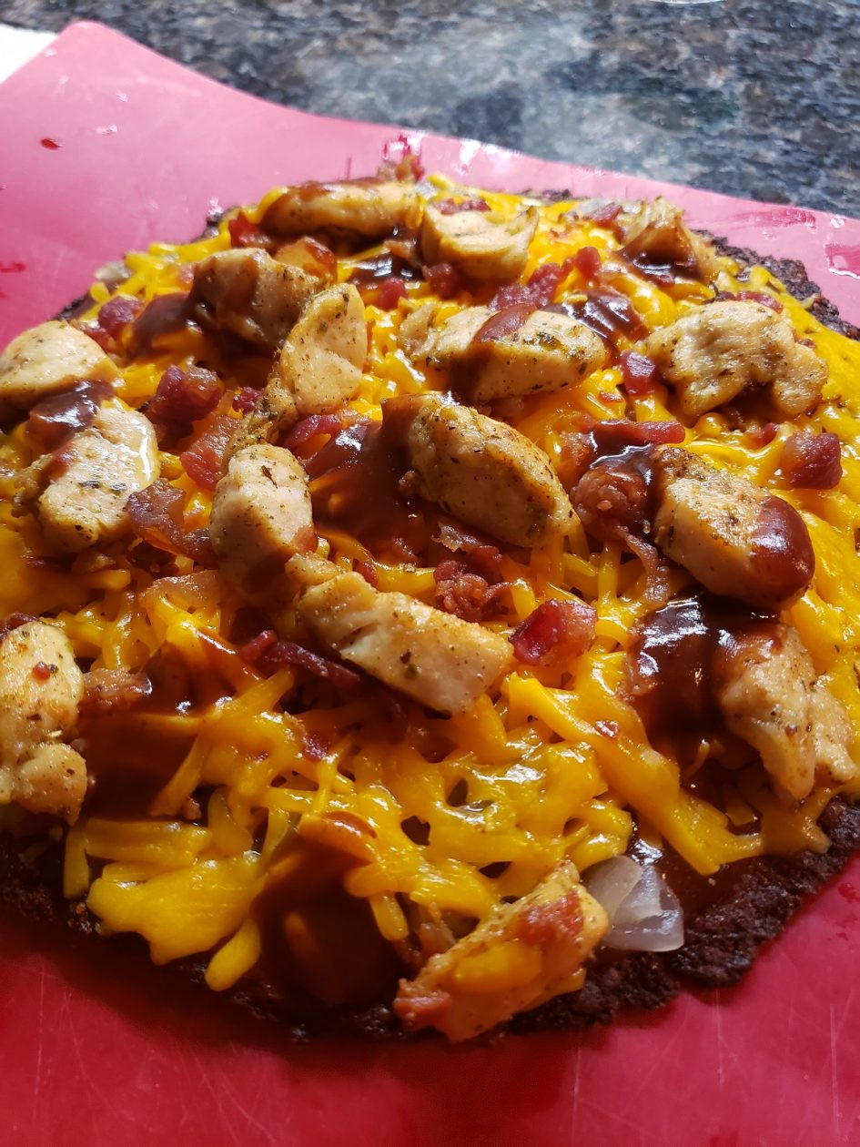 Pizza Chicken Keto
 Keto BBQ Chicken Pizza – Keto Plates