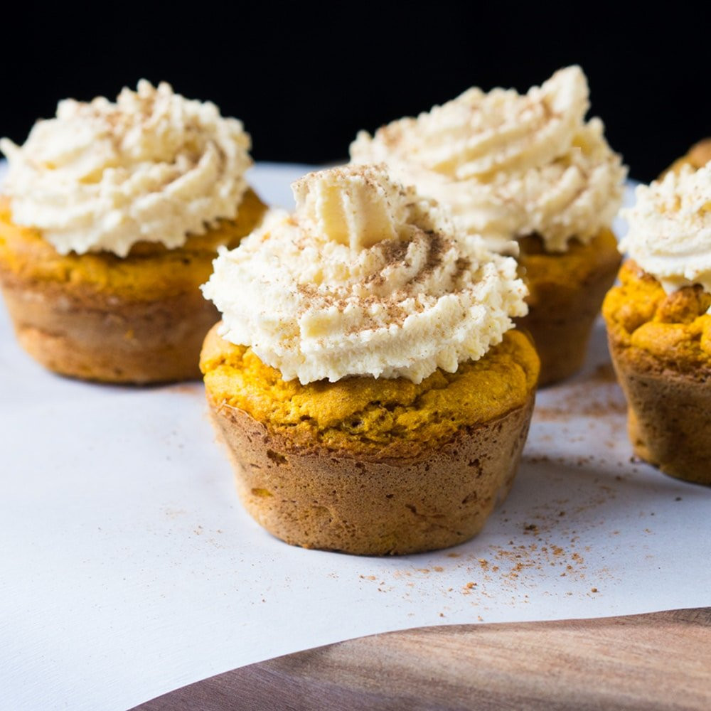 Pumpkin Keto Cupcakes
 Suuuper Tender & Moist Keto Pumpkin Cupcakes