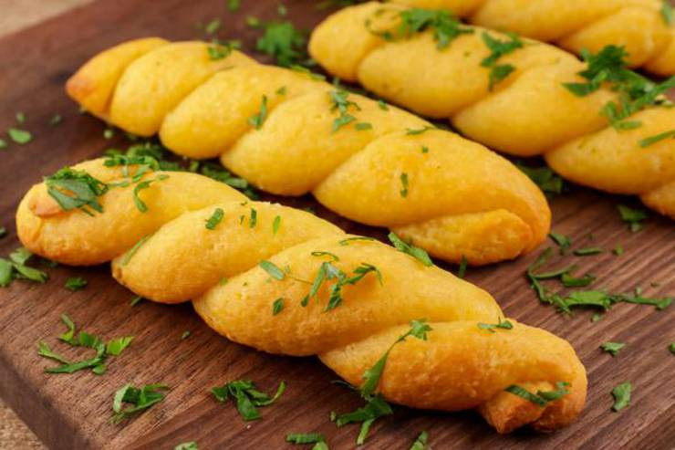 Quick Keto Garlic Bread
 BEST Keto Garlic Cheddar Bread Twists Low Carb Fathead
