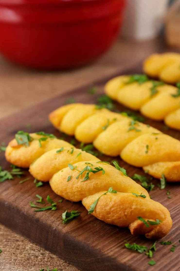 Quick Keto Garlic Bread
 BEST Keto Garlic Cheddar Bread Twists Low Carb Fathead