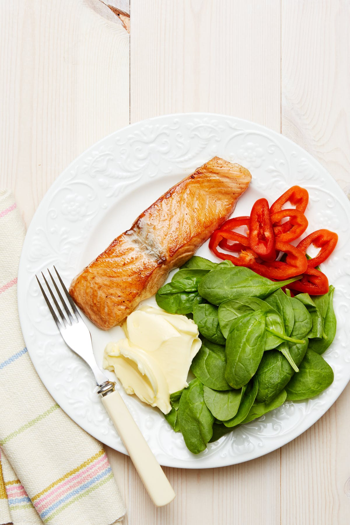 Recetas De Salmon Keto
 Plato keto de salmón y espinacas Diet Doctor