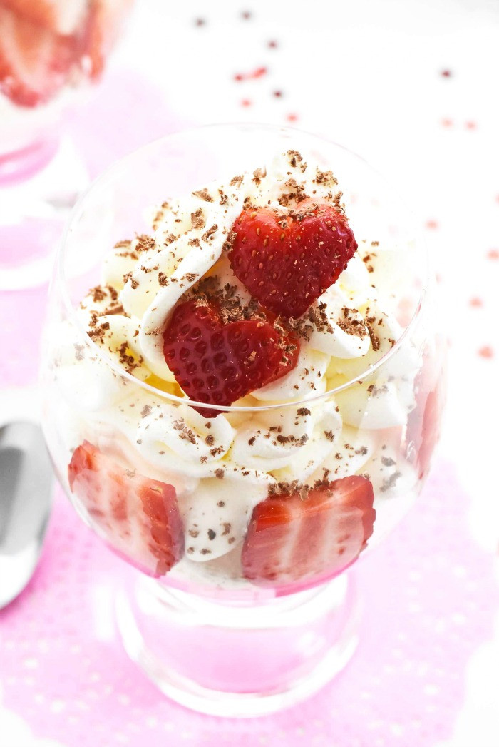 Strawberry Keto Dessert
 Keto Whipped Cream Dessert with Strawberries & Chocolate