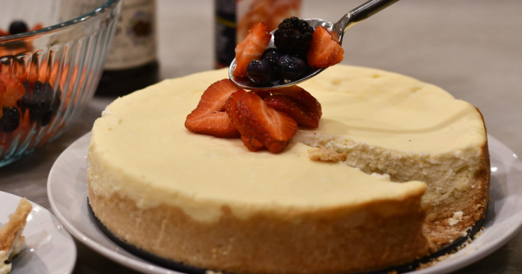 Sugar Free Keto Desserts
 This Easy Keto Sugar Free Cheesecake is a Crowd Pleaser