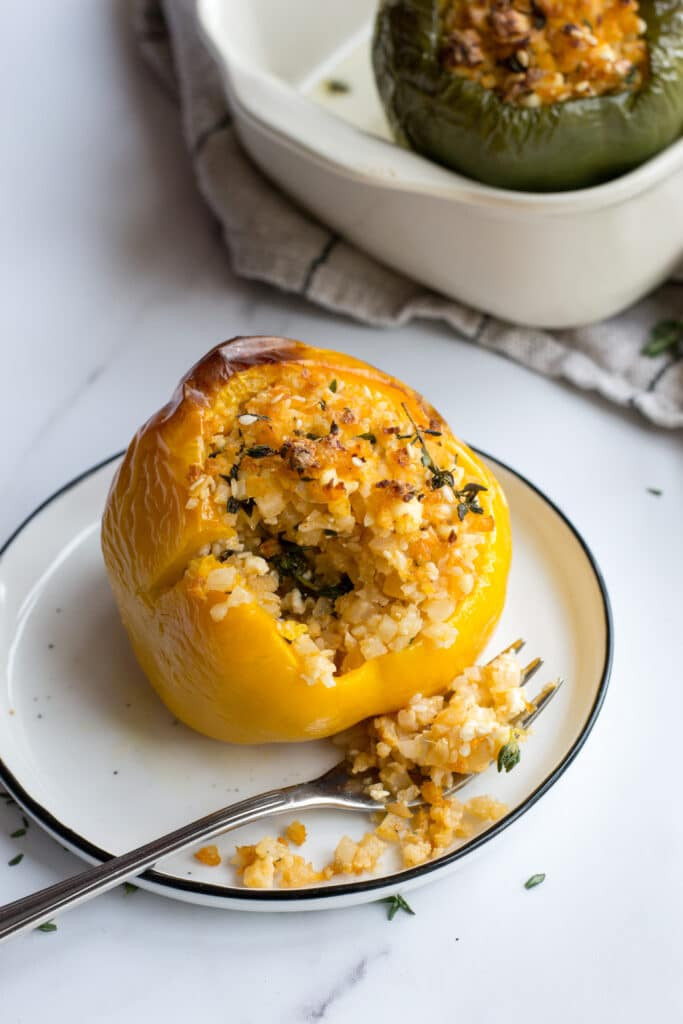 Vegetarian Keto Stuffed Peppers
 Ve arian keto cauliflower rice stuffed peppers