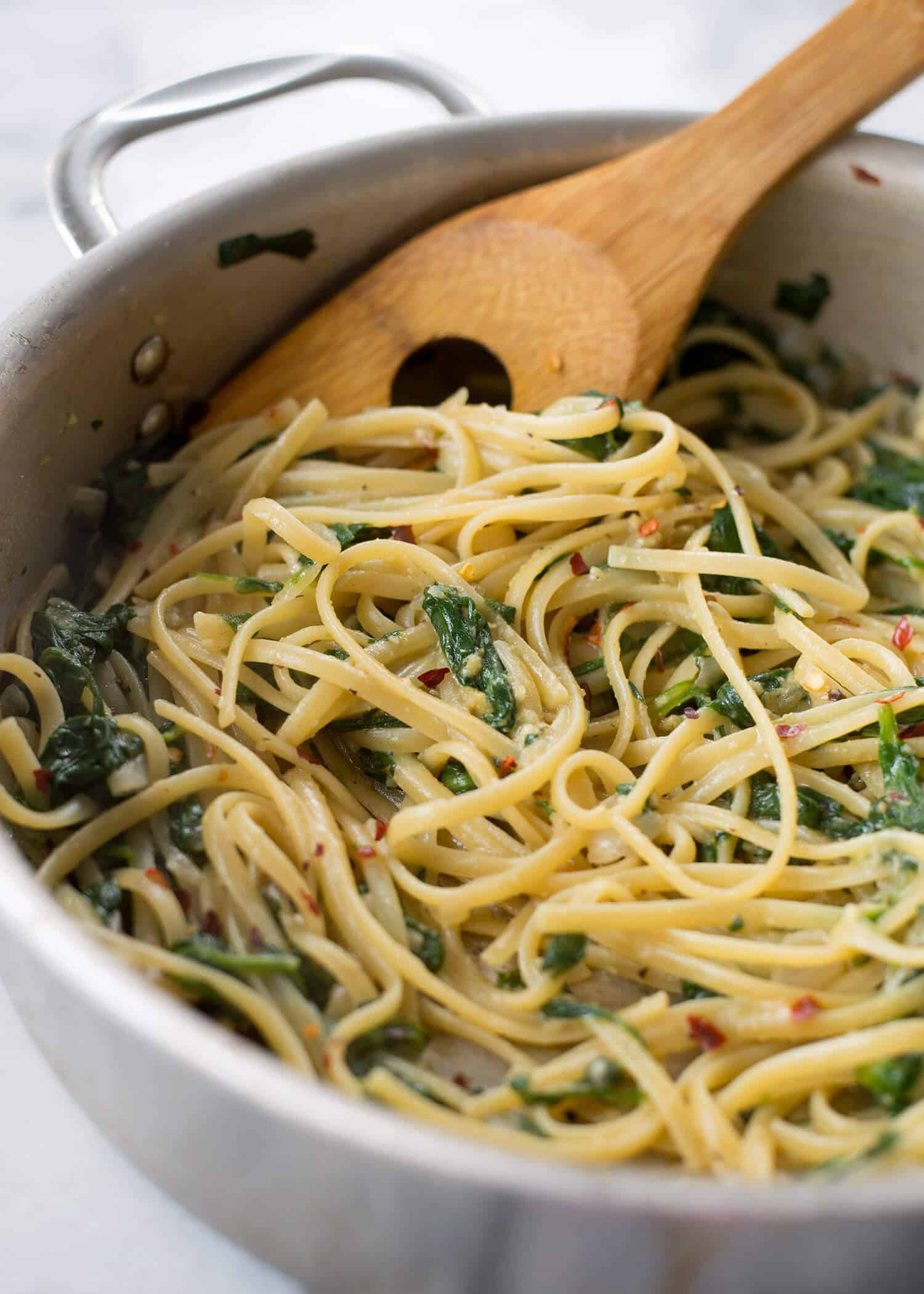 Easy Dinner Recipes Pasta
 Easy 20 Minute Vegan Pasta Delish Knowledge