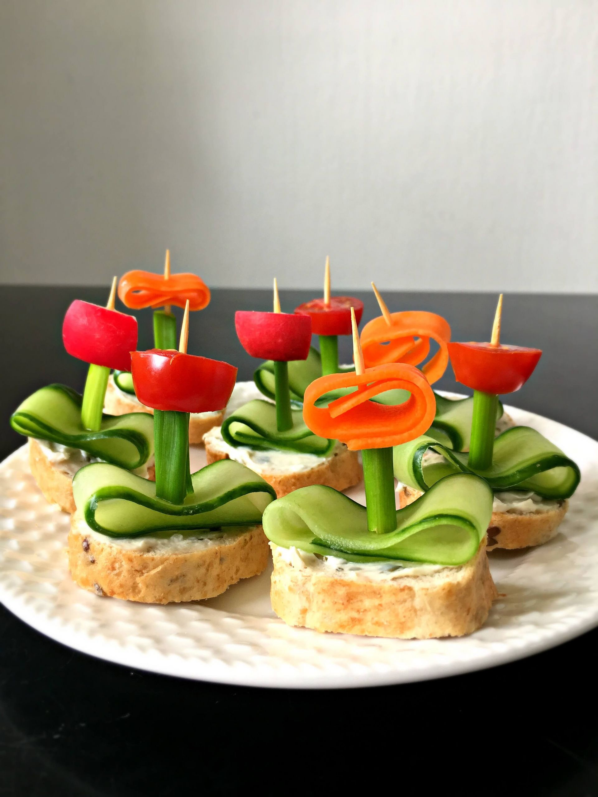 Easy Vegan Appetizers
 Vegan Flower Appetizers with Herb "Cream Cheese"