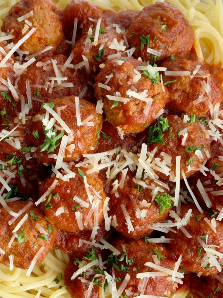 Frozen Meatball Recipes Easy Dinners
 Easy Slow Cooker Spaghetti & Meatballs